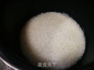 茄汁虾仁豆腐焖饭的做法步骤：2