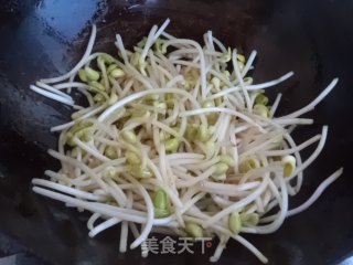 黄豆芽炒金针菇的做法步骤：5