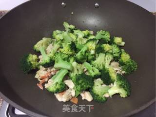 西兰花炒鸡肉的做法步骤：6