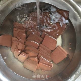 红烧鸭血的做法步骤：3