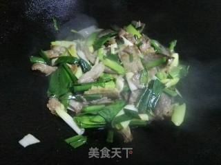 腊肉炒大蒜的做法步骤：10