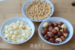 榛子杏仁豆浆的做法步骤：1