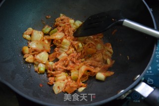 金枪鱼泡菜豆腐锅的做法步骤：6