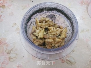 核桃黑芝麻糊的做法步骤：8