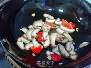 香菇炒大白菜的做法步骤：4