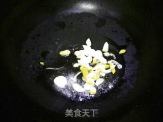 咸鸭蛋浇汁菠菜的做法步骤：6