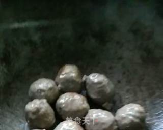 撒尿牛丸烧土豆的做法步骤：2