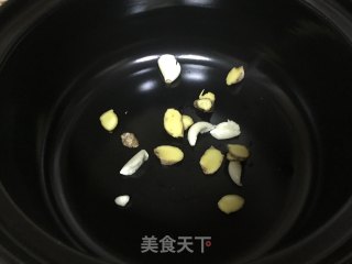 鱼头炖豆腐的做法步骤：2