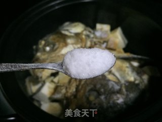 鱼头炖豆腐的做法步骤：10