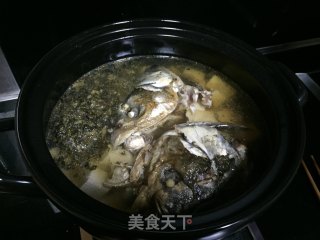 鱼头炖豆腐的做法步骤：11