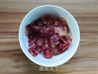 腊肉炒菜花的做法步骤：4