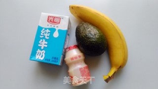 牛油果香蕉奶昔的做法步骤：1