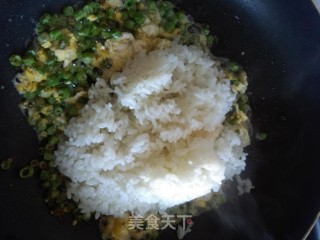 豆角鸡蛋炒饭的做法步骤：7