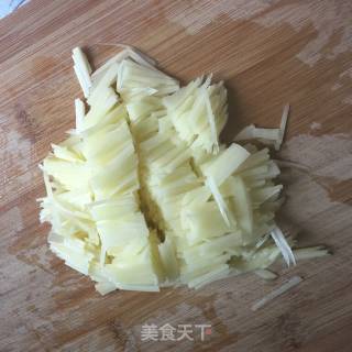 土豆胡萝卜丝鸡蛋饼的做法步骤：2