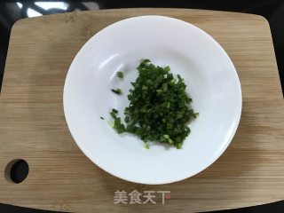 葱香吐司条的做法步骤：3