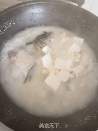 鱼头豆腐汤的做法步骤：3