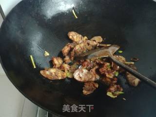 腊肠炒豇豆的做法步骤：5