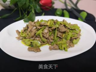 苦瓜炒牛肉的做法步骤：8