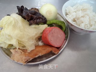 火腿鸡丁炒饭的做法步骤：1