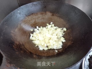 火腿鸡丁炒饭的做法步骤：4