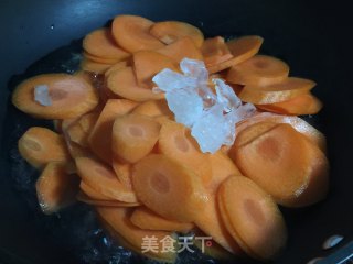 胡萝卜泥（宝宝辅食）的做法步骤：2