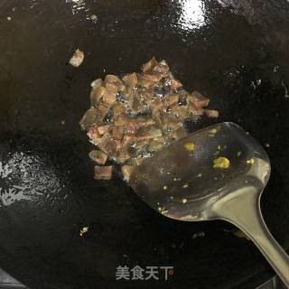 蚝油腊肠蛋炒饭的做法步骤：3