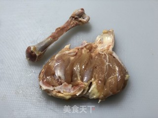 脆皮炸鸡的做法步骤：3