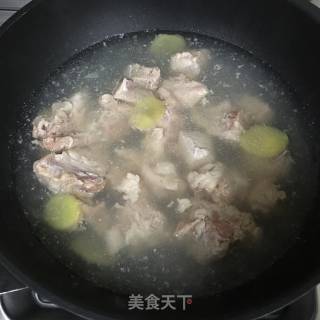 排骨炖小土豆的做法步骤：3