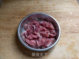 双椒木耳炒肉片的做法步骤：2