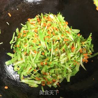 包菜胡萝卜蛋炒饭的做法步骤：4