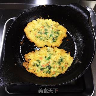 芹菜叶鸡蛋饼的做法步骤：7