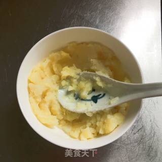 葱香土豆糯米饼的做法步骤：3