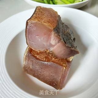 蒜薹炒腊肉的做法步骤：2