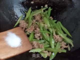 肉末炒芹菜的做法步骤：6