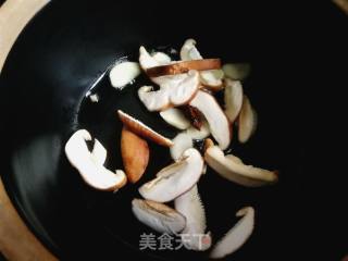 香菇豆苗大米粥的做法步骤：5