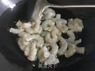 黄瓜炒虾仁的做法步骤：3