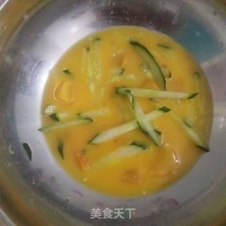 青瓜榨菜炒鸡蛋的做法步骤：4