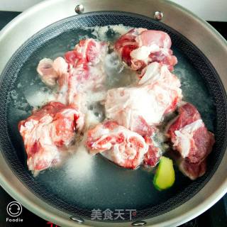 酱大骨头肉的做法步骤：2