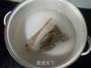 辣椒炒腊肉的做法步骤：1