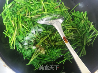 素炒芹菜的做法步骤：5