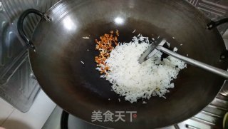 咸鱼豆芽香炒饭的做法步骤：3