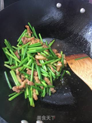 韭菜苔炒花肉的做法步骤：10