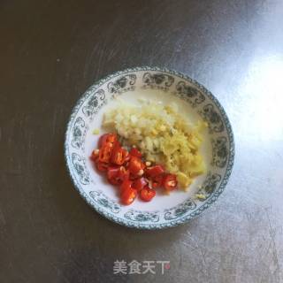 木耳洋葱炒芹菜的做法步骤：4