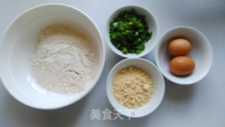 杂粮鸡蛋饼的做法步骤：1