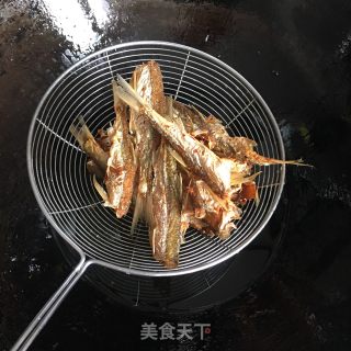 炸小鱼的做法步骤：5