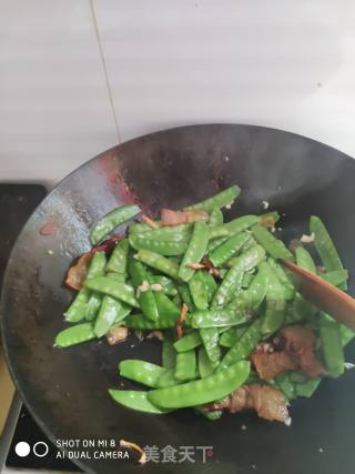 荷兰豆木耳炒腊肉的做法步骤：4