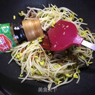 黄豆芽炒肉丝的做法步骤：9