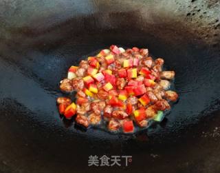 芹菜胡萝卜炒肉丁的做法步骤：12