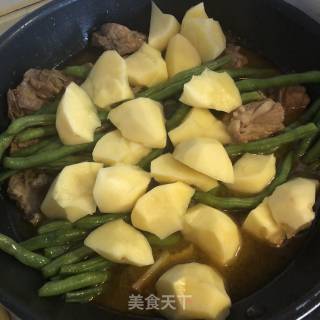 排骨炖豆角土豆的做法步骤：8