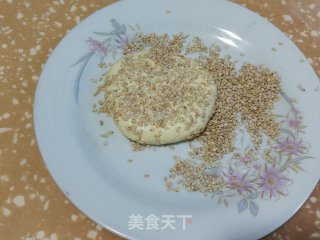 豆沙南瓜饼的做法步骤：4